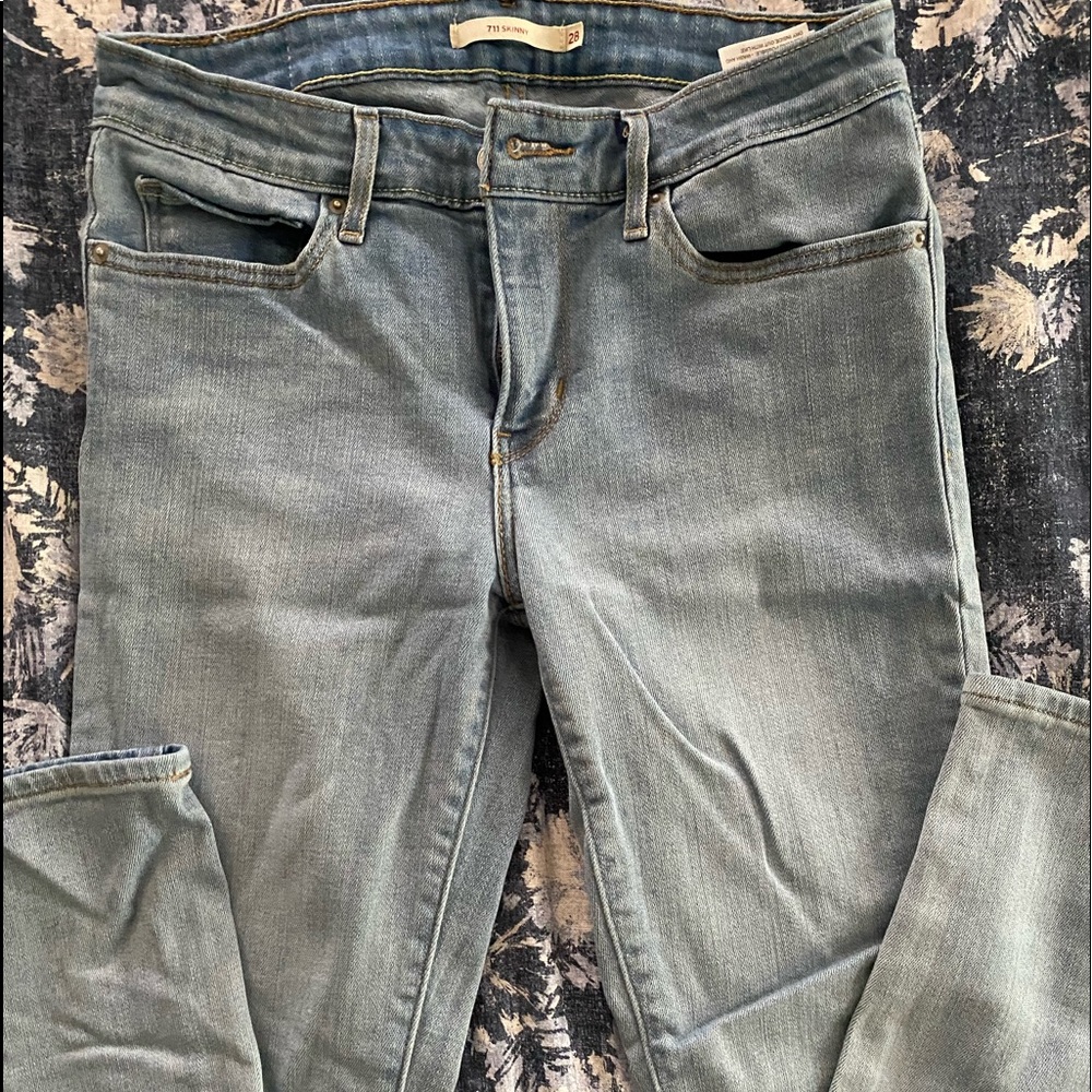 Levi jeans 711 skinny cut